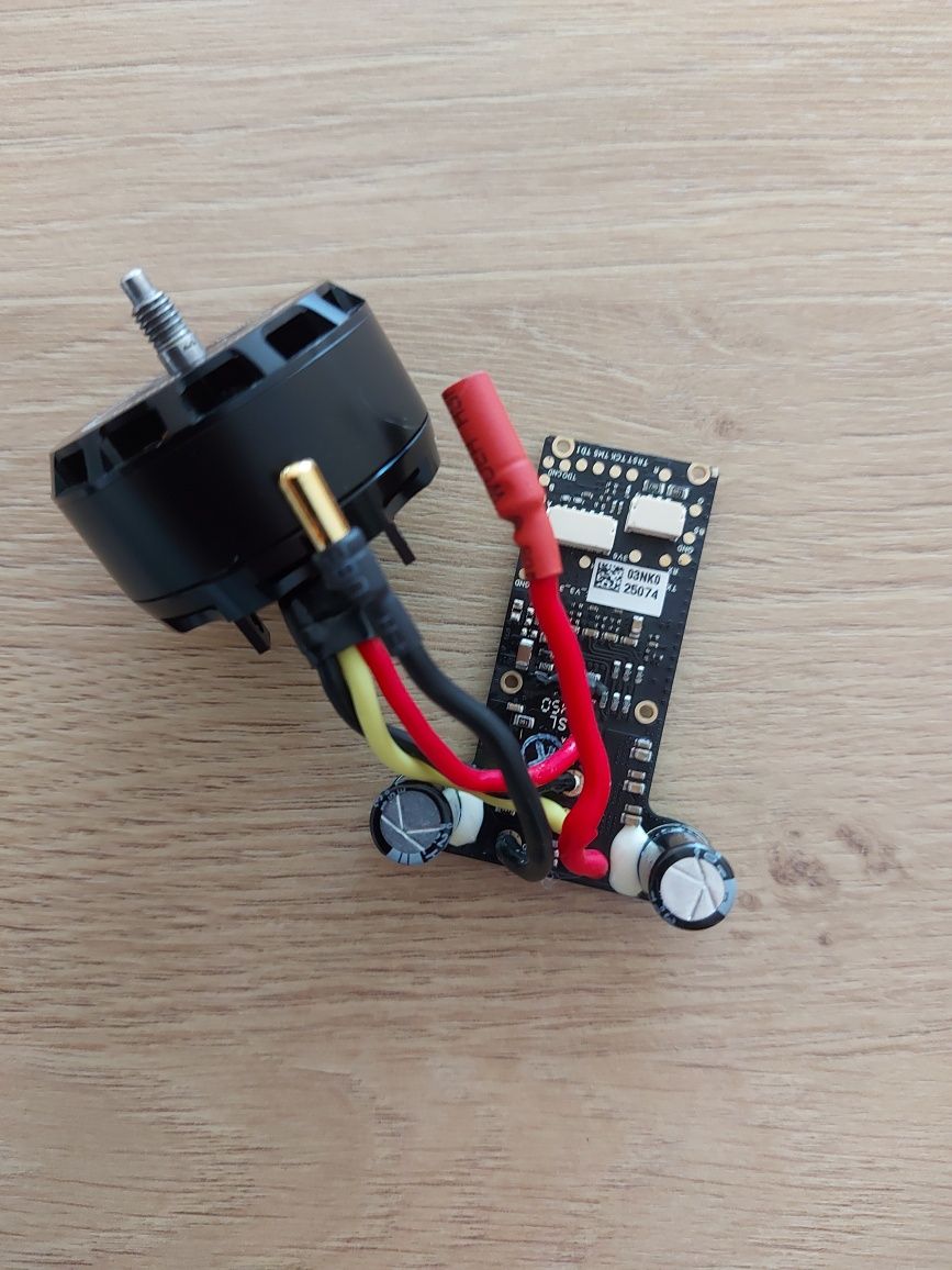 Dron Dji Inspire 1 - silniki CW i CCW  zestawy z regulatorem ESC