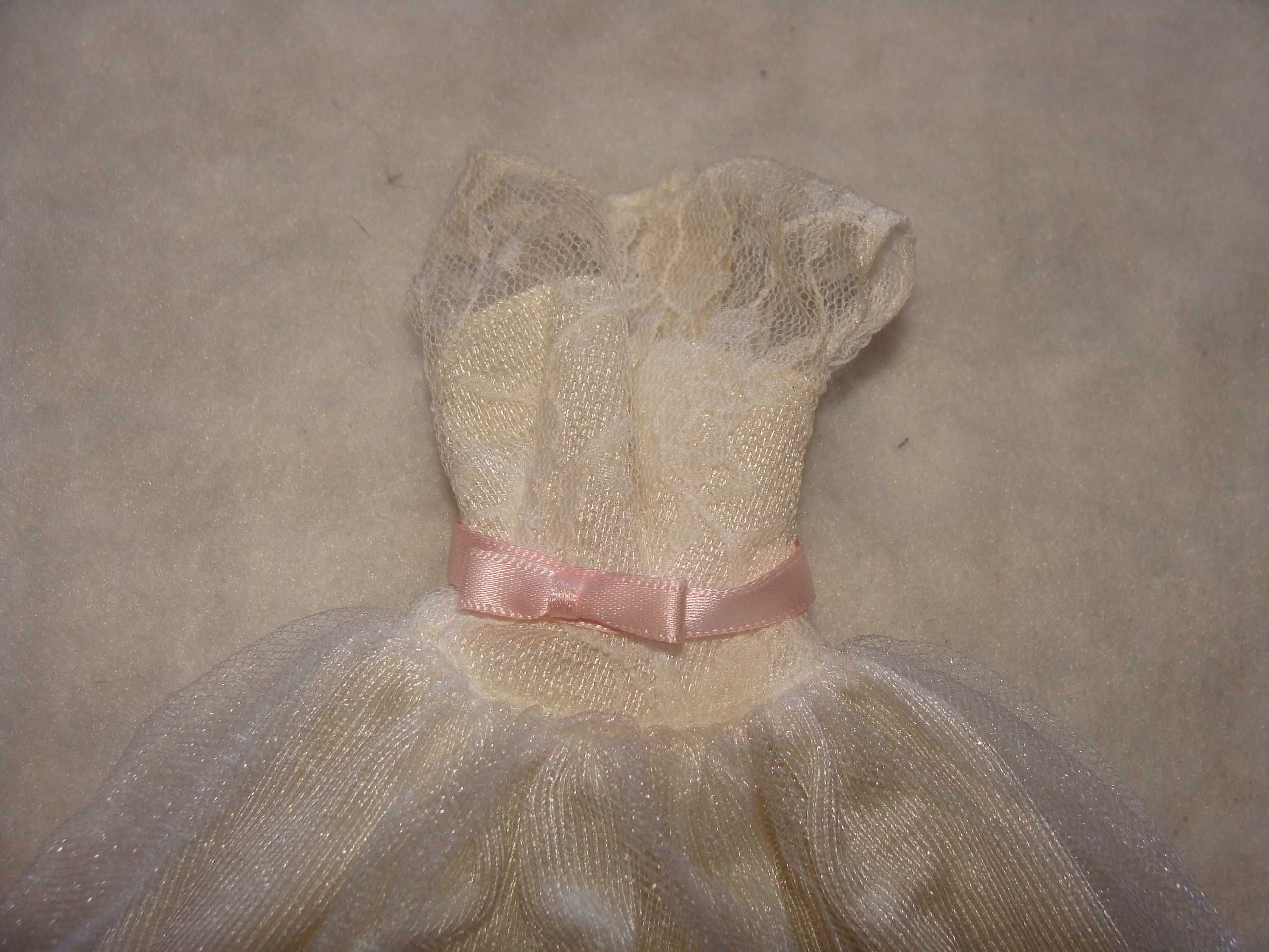 Vestido da Boneca Barbie Bridal Fashion Avenue (Ref. 17623) de 1997