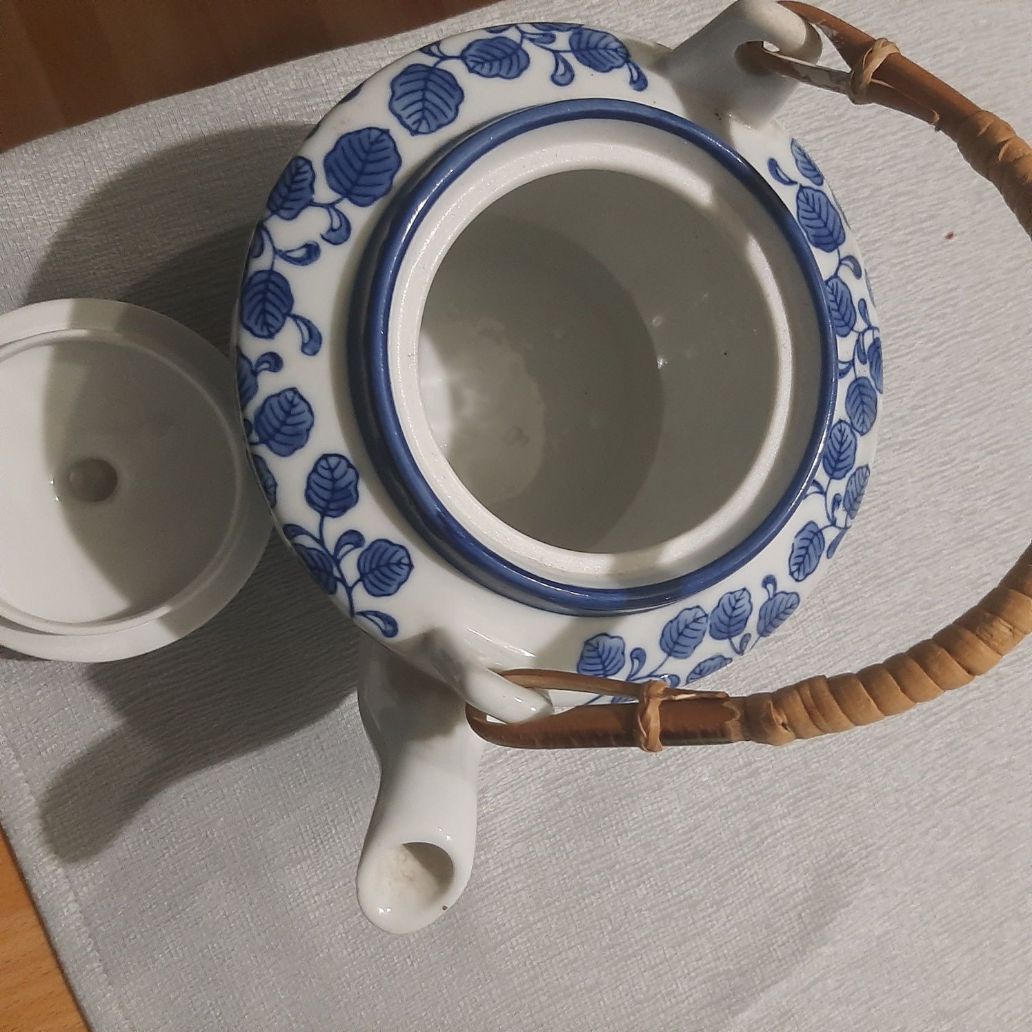 porcelanowy dzbanek pojemność 1litr