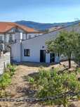 Moradia V3 com terreno, em Lamego