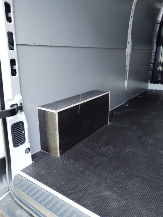 Zabudowa - podłoga, ściana, nadkola - RENAULT MASTER III L3H2