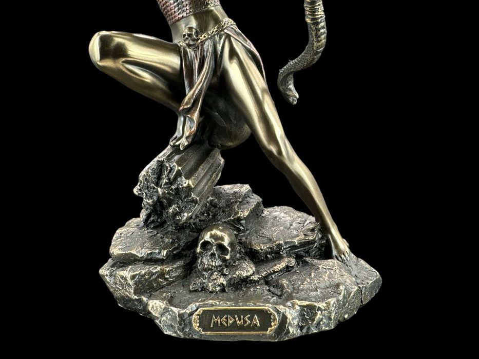 Figurka Rzeźba Medusa  Z Łukiem Veronese Wu77730a4