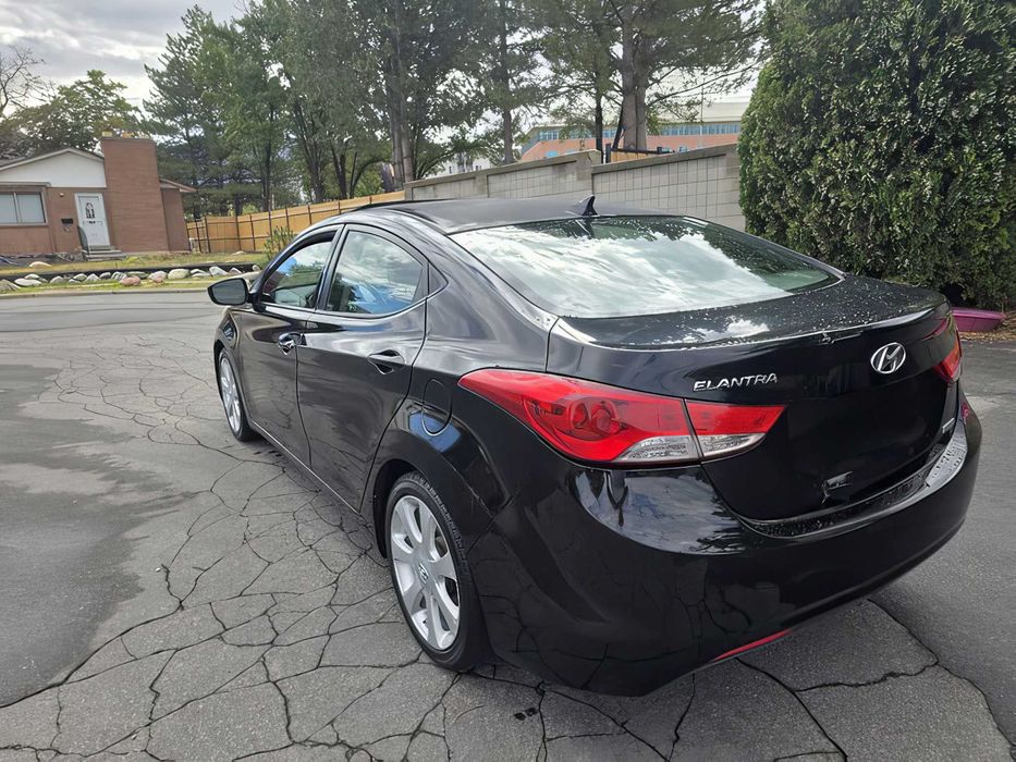 Hyundai Elantra      2013