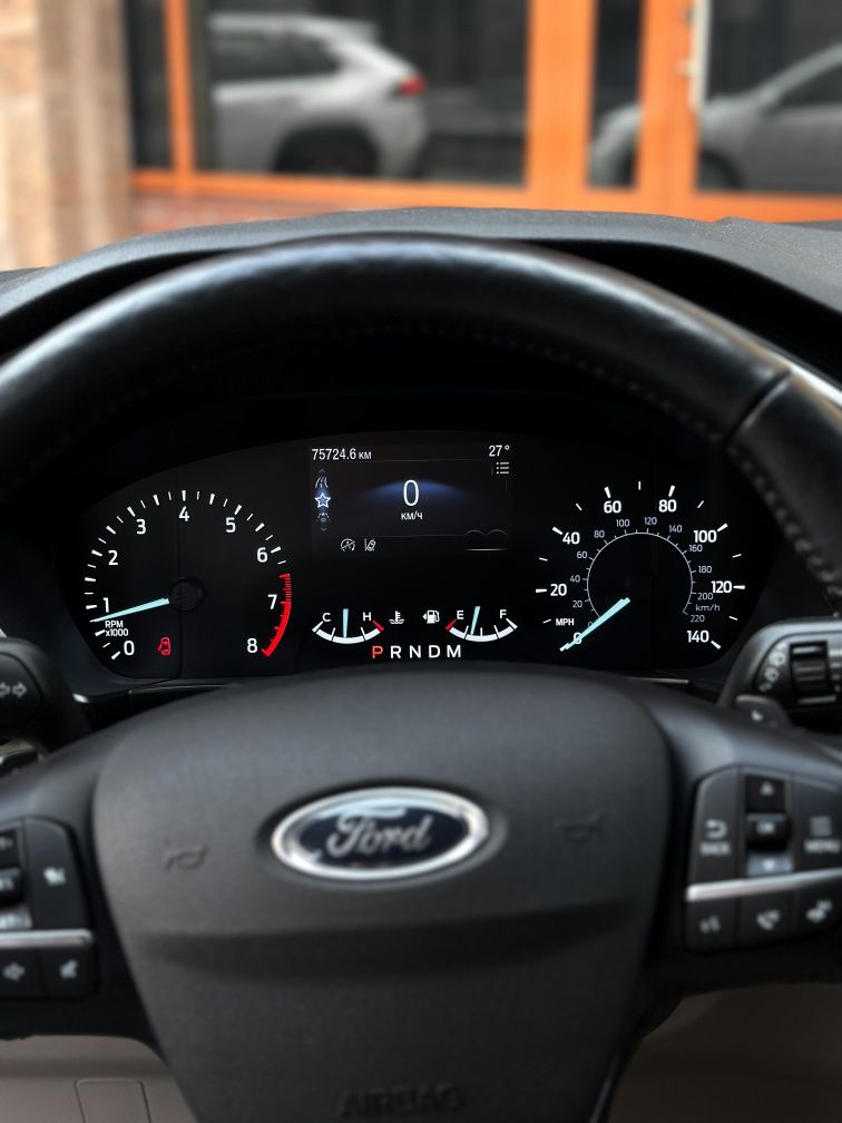 Продам Ford escape mk4
