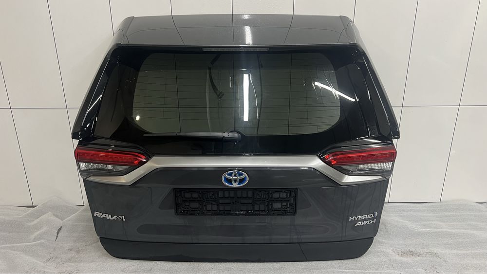Toyota RAV-4 v50 2018-2024 кришка багажника, задня ляда