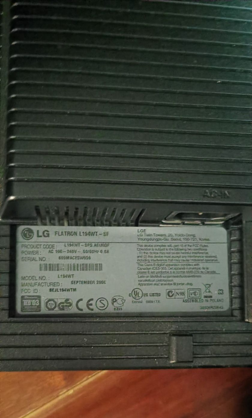 Monitor LG LCD pouco utilizado