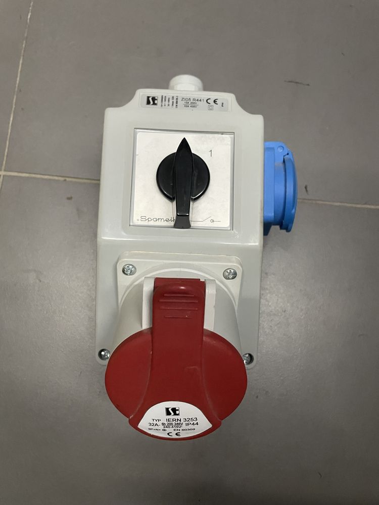 Gniazdo siłowe Spamel ZI05 R441 32A 0-1 5P+1*230V
