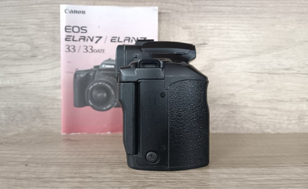 Canon Elan 7 плівкова камера