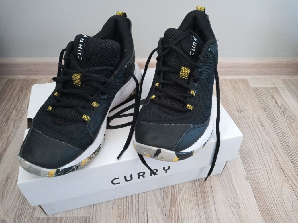 Sprzedam używane buty do koszykówki marki under armour Curry w r. 40