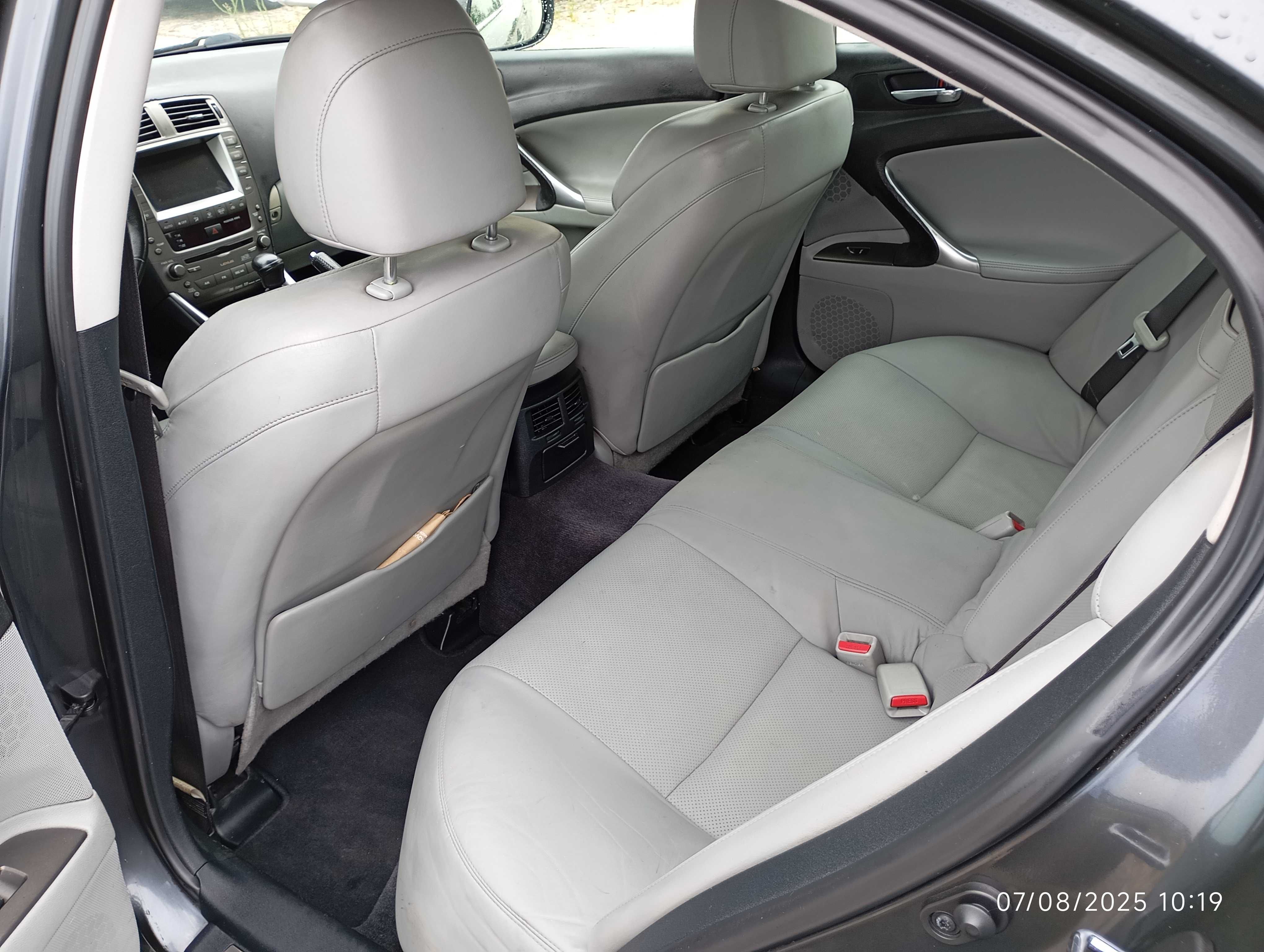 Lexus is220d Luxury 177cv
