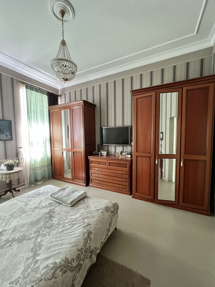Продаю 3-кімнатну квартиру на Пивзаводі