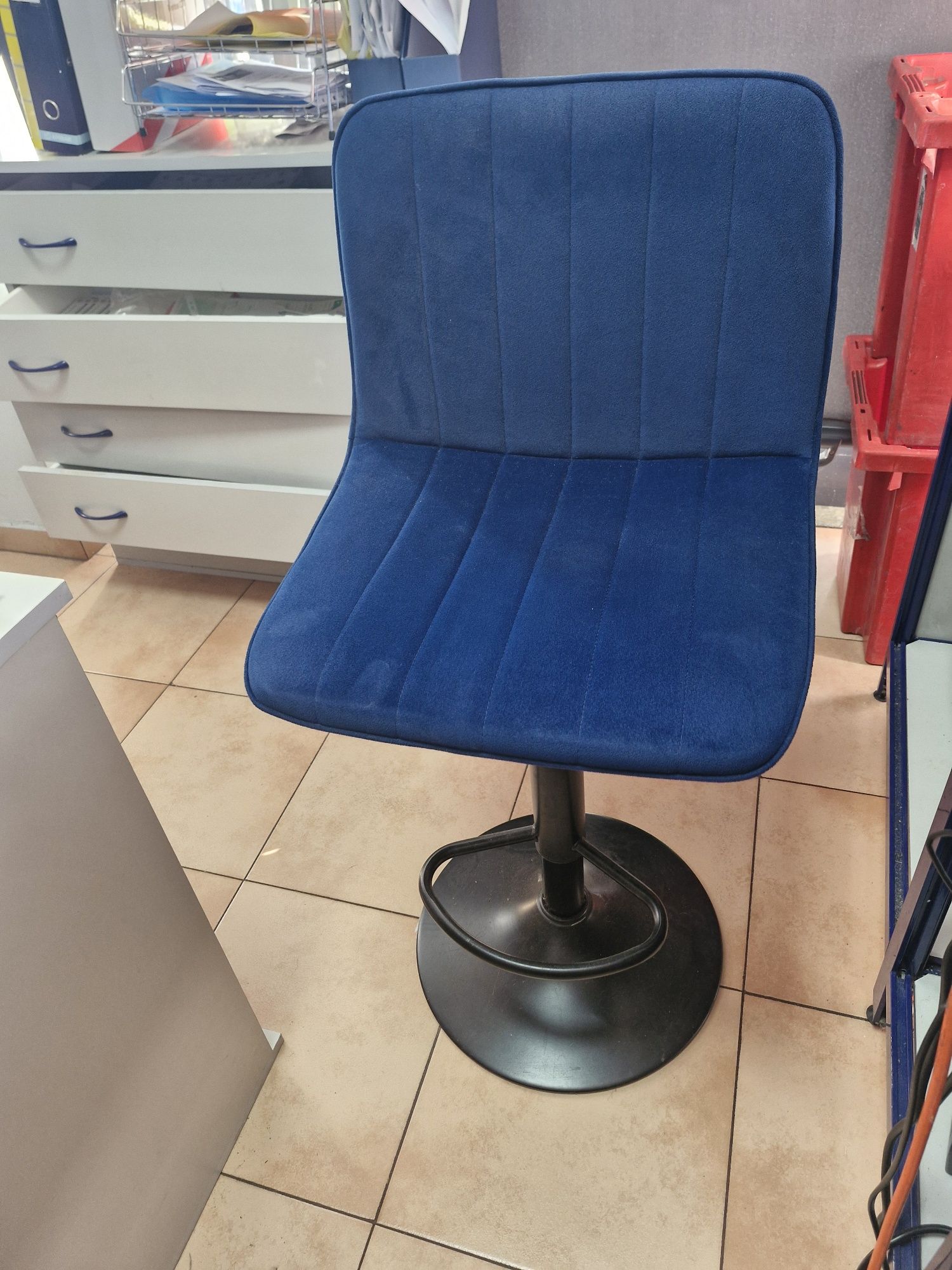 Duas cadeiras de veludo