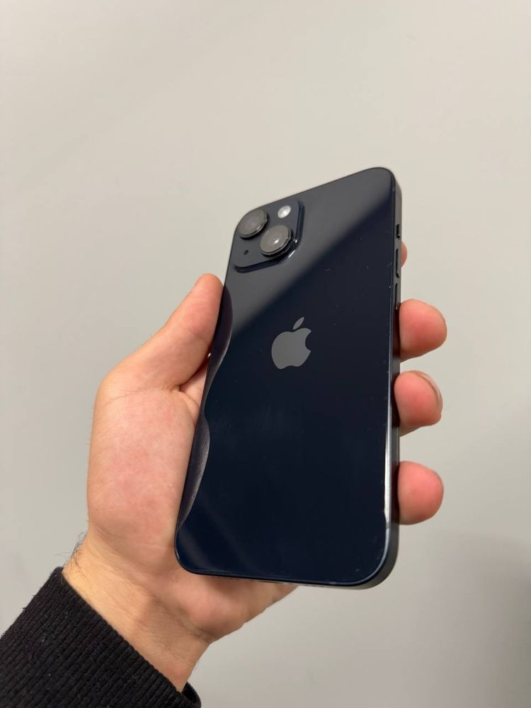 Iphone 14 бу в темньосиньому кольорі