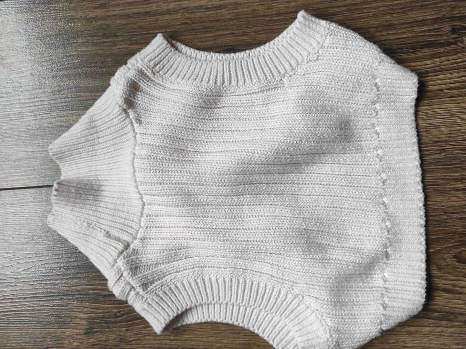 Sweterek kamizelka Reserved 98