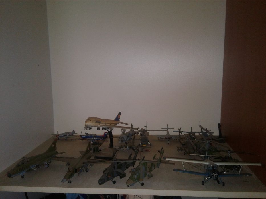Kolekcja samolotow smiglowcow bojowych i pasazerskich