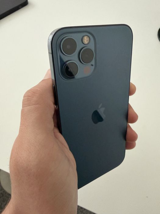 iPhone 12 PRO em perfeito estado (com capa)
