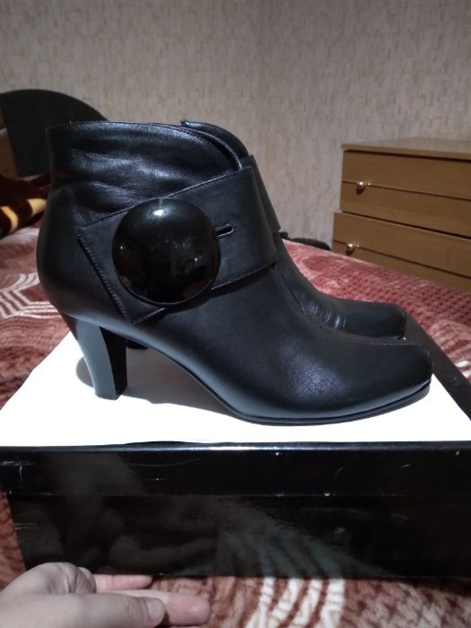 ботинки,  ботильоны женские кожа (40р-идет на 41), качество