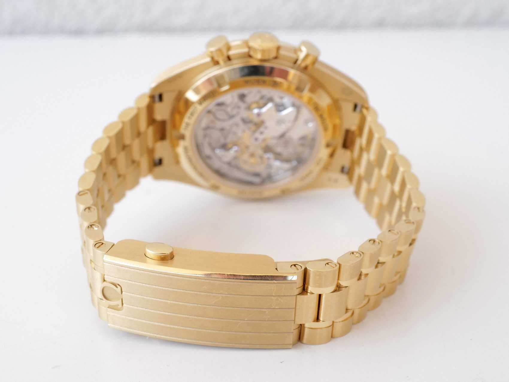 Omega Speedmaster Moonwatch 18K Yellow Gold Green Dial 42mm