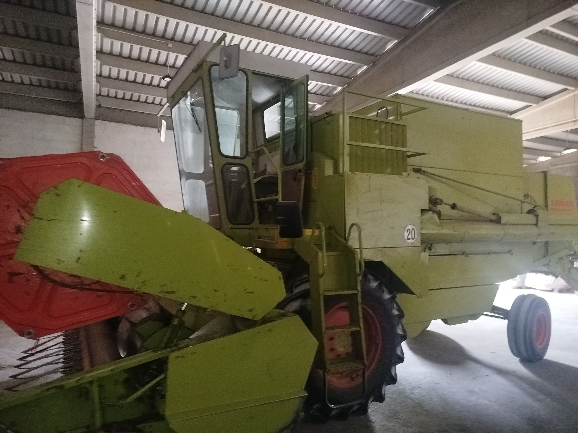 Kombajn zbożowy Claas Dominator 85