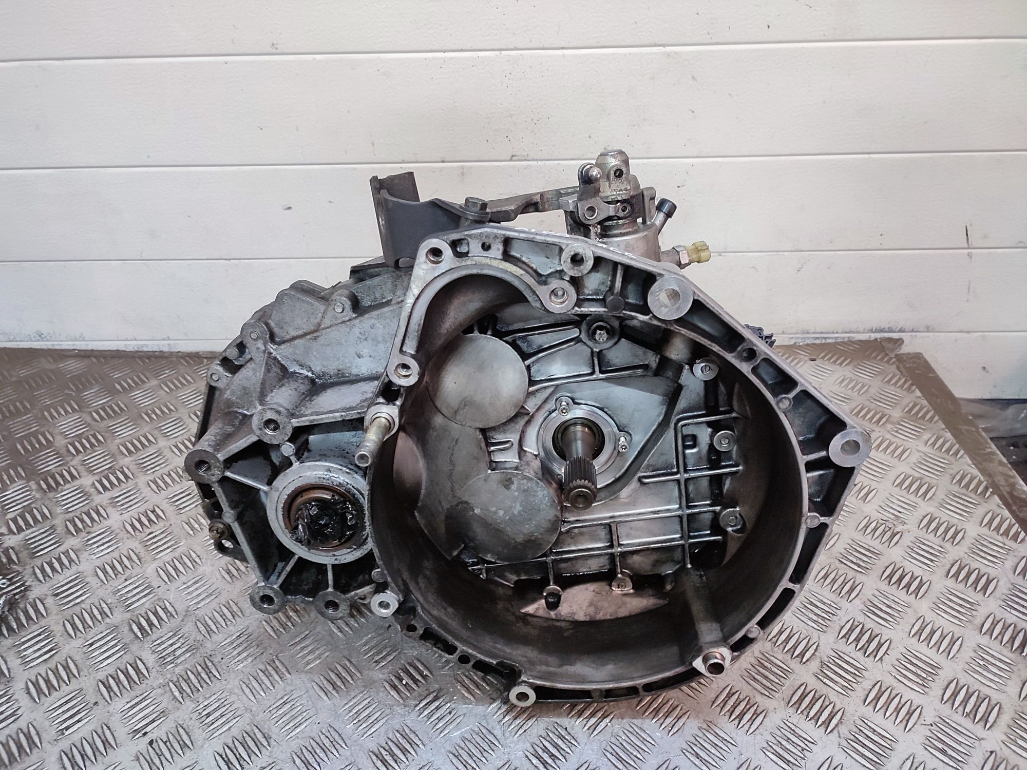 Alfa Romeo 166 2.4 JTD 20V skrzynia biegów