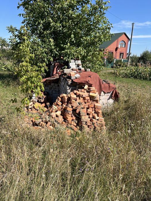 Продам білу та помаранчеву цеглу