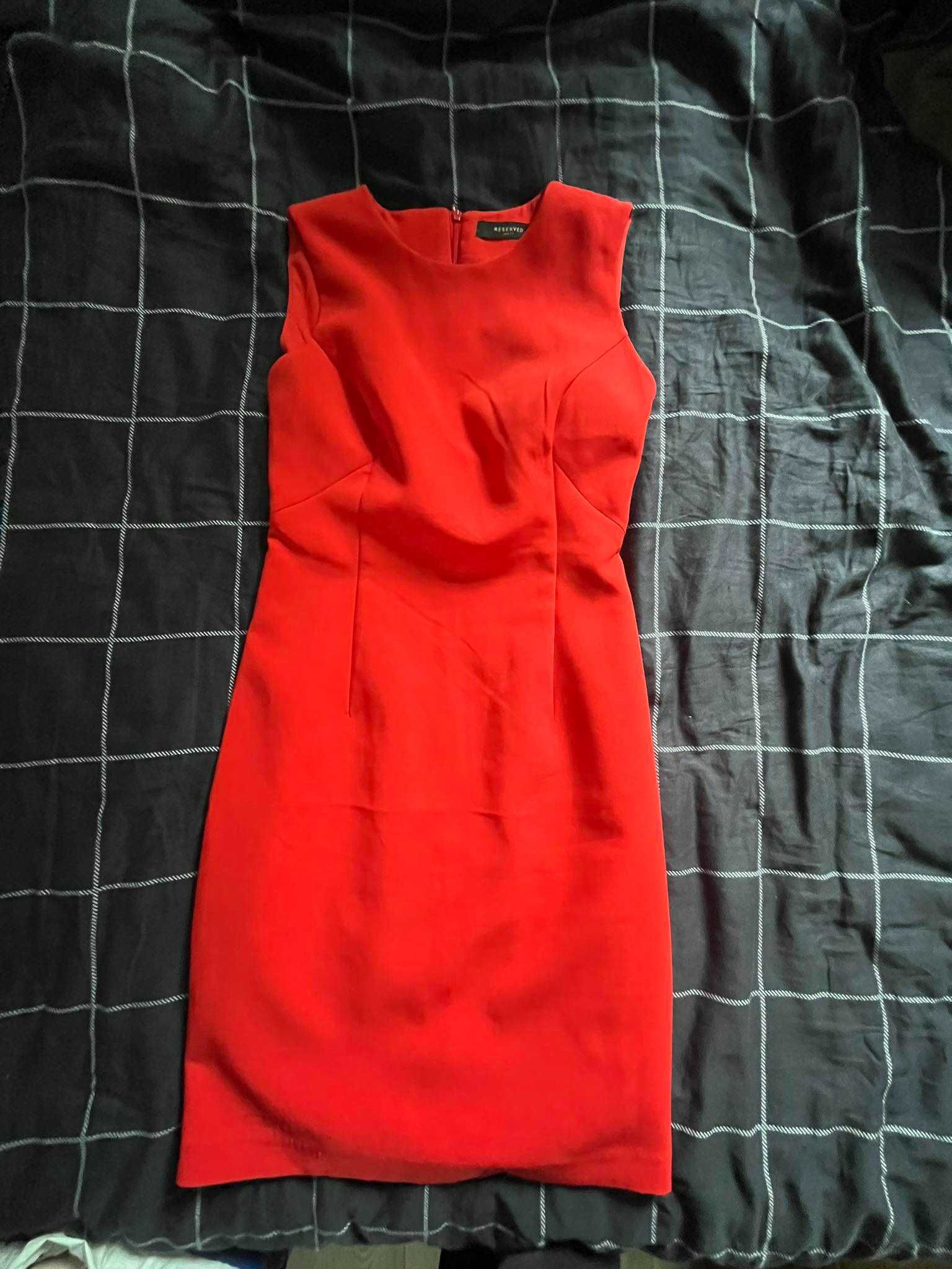 Reserved elegancka czerwona sukienka midi dopasowana XS