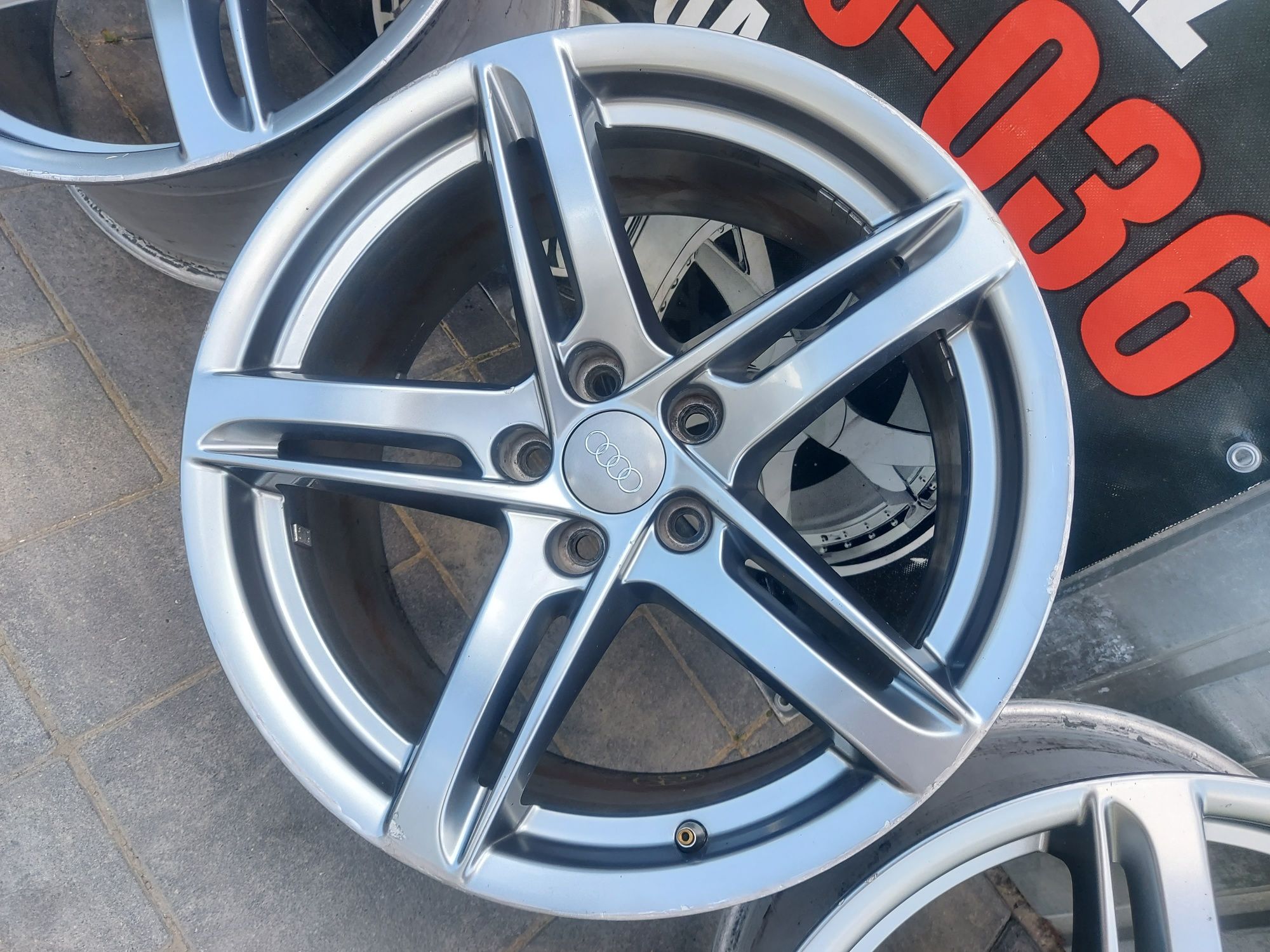 Alufelgi 18" 5x112 AUDI - ET29 - 8.5j - WKLĘSŁE!