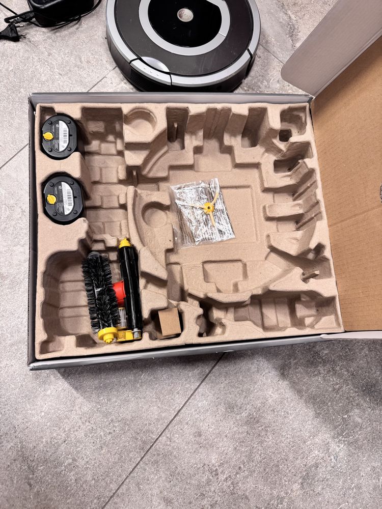 Irobot Roomba 780, odkurzacz samojeżdżący