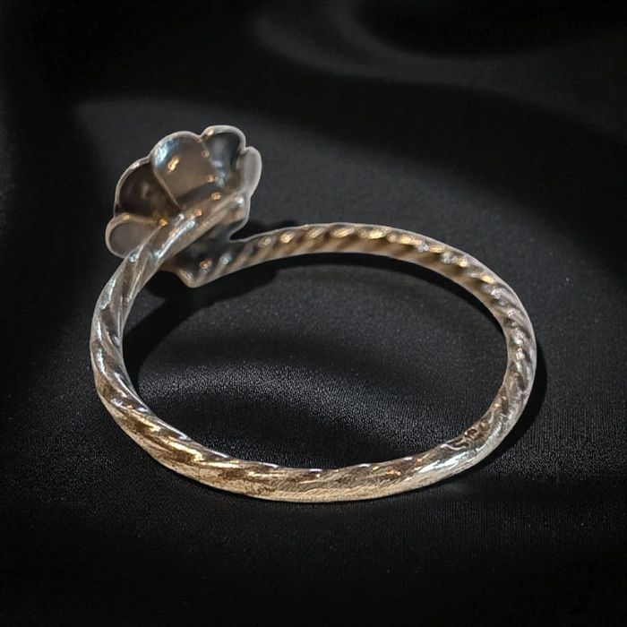 Srebrny pierścionek Juwelia