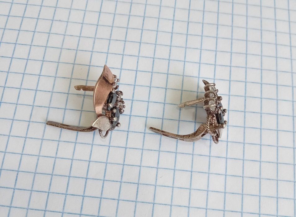 Сережки Срібло 925 проба. Камені. Вставки золота. Вага 6,11 г.