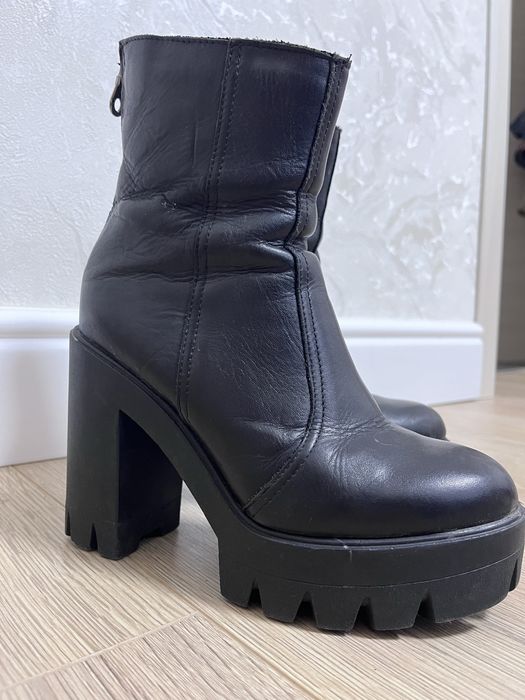 Жіночи шкіряні черевики демісезон