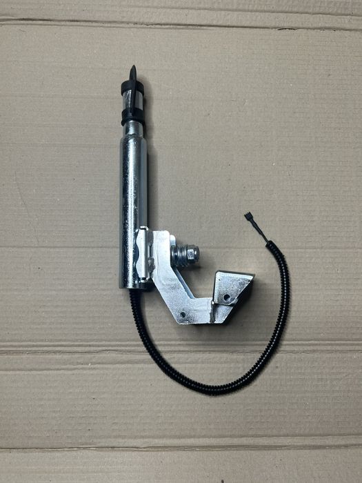 Mcowanie lampy błyskowej FENDT Mocowanie koguta Lampy Ostrzegawczej