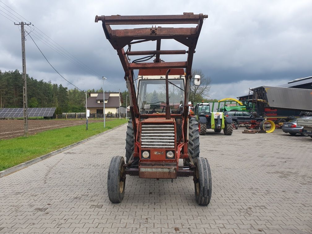 Ciągnik rolniczy FIAT 680/8 z ładowacz czołowy