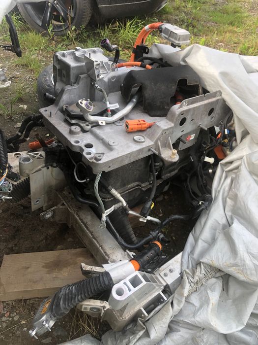 Електричний Ягуар I-pace запчастини у Львові в наявності