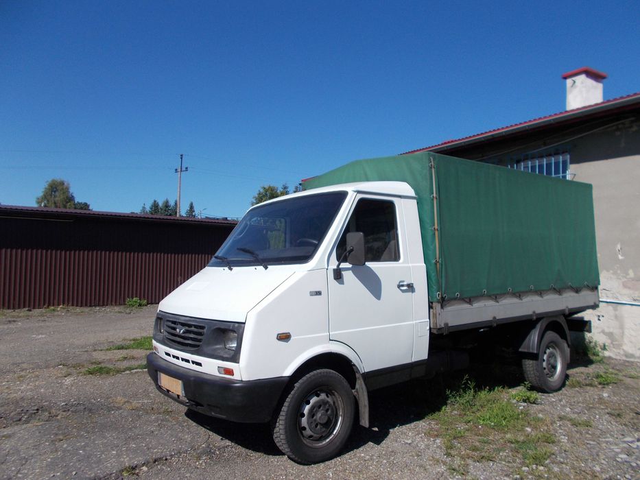 Lublin. 3,5 T.  Turbo - Diesel.   Długość  Skrzyni  Ładunkowej - 3,40.