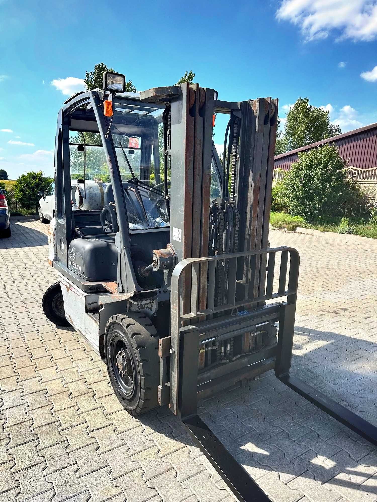 wózek widłowy NISSAN FG25 LPG 2500kg Triplex 4.30m przesuw 2010r K25