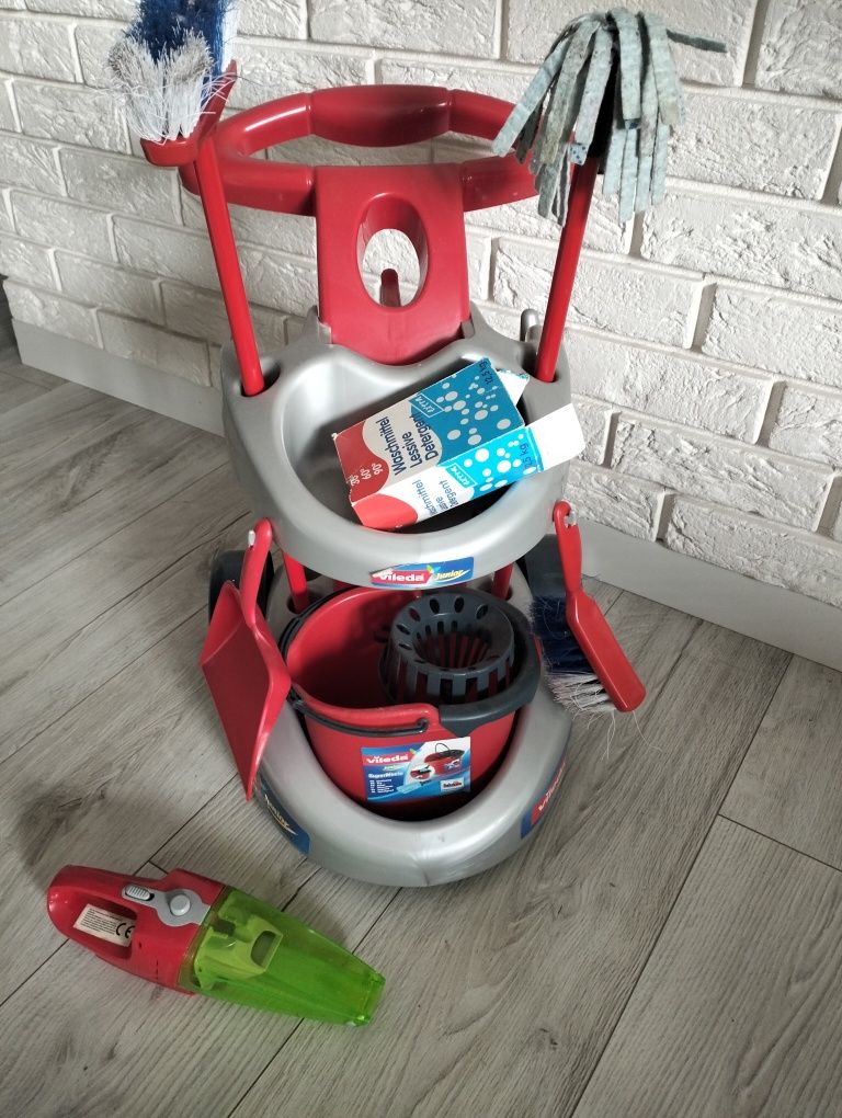 Zestaw sprzatający dla dzieci vileda+odkurzacz