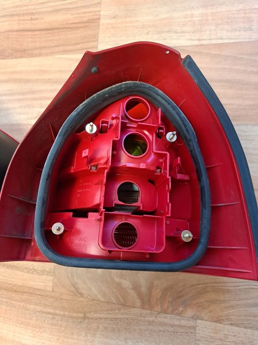Sprzedam dwie lampy Audi a3 01-02