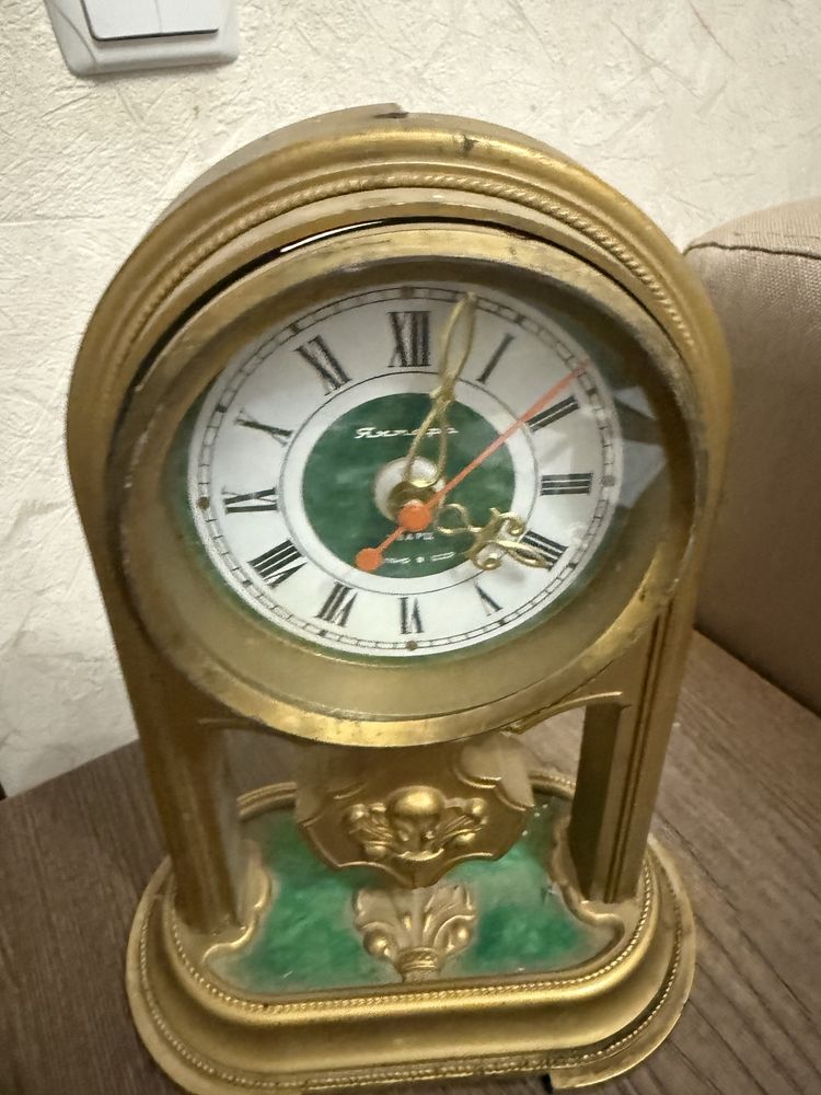 Продам годиник Янтар кварц