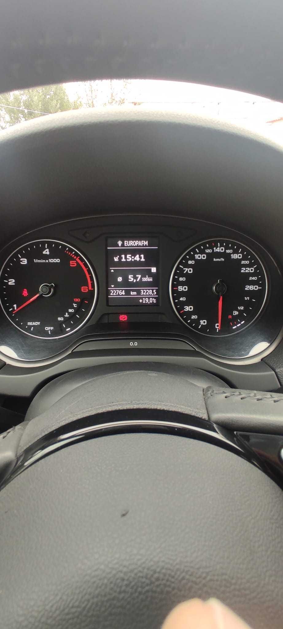 Vendo carro Audi A3, ano 2019, como novo