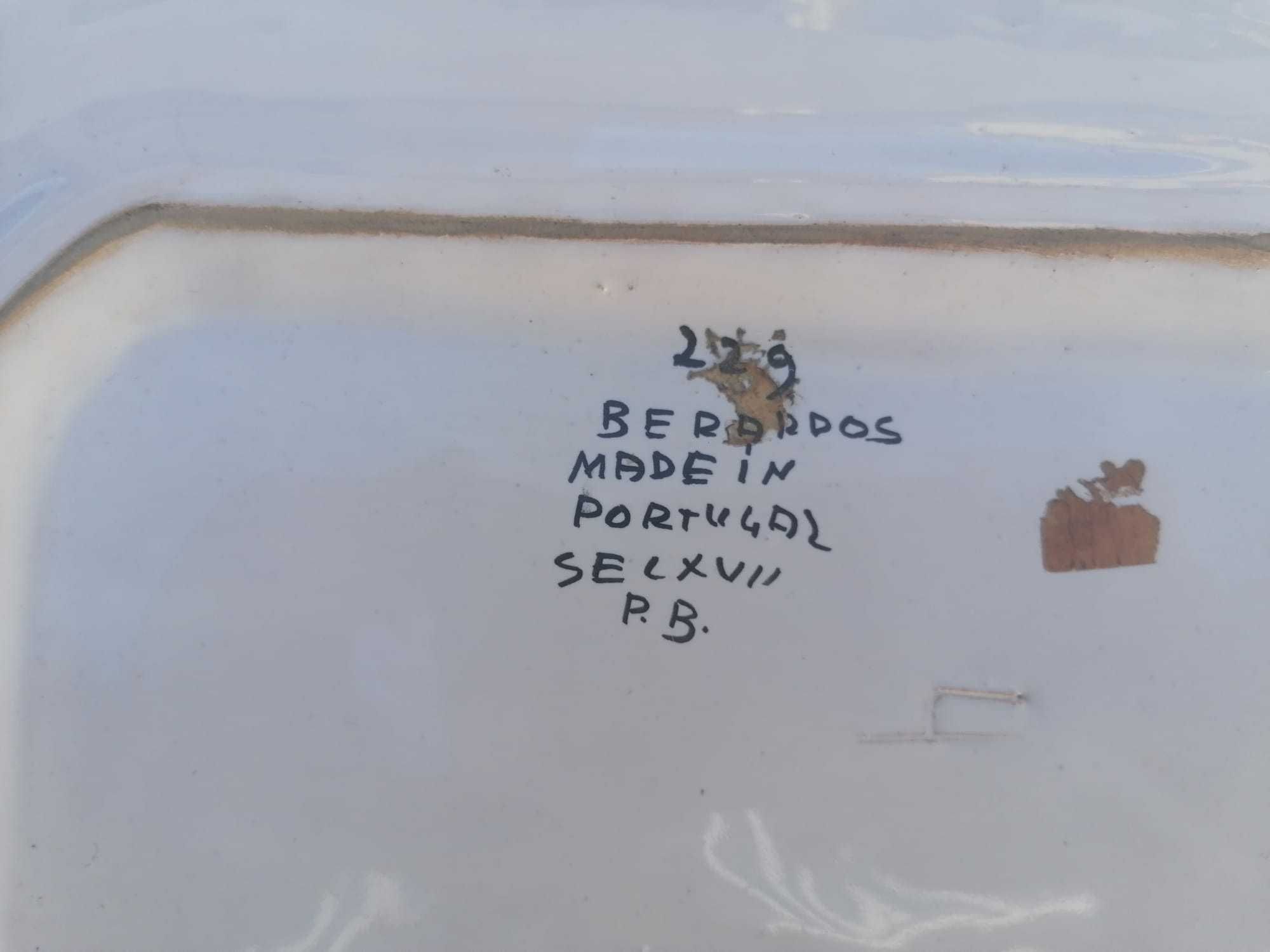 Travessa Faiança Berardos Pintado à mão Sec. XVII