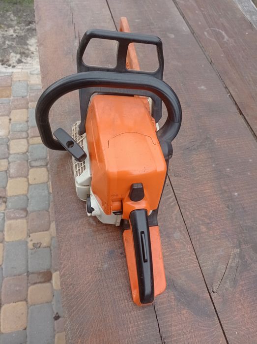 Продам бензо пилу MS 230/C