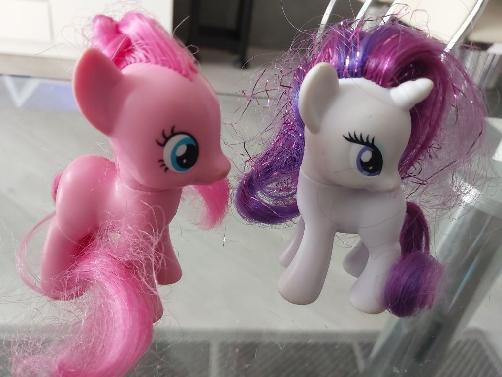 Sprzedam 8 konikow pony Hasbro gratis pociag