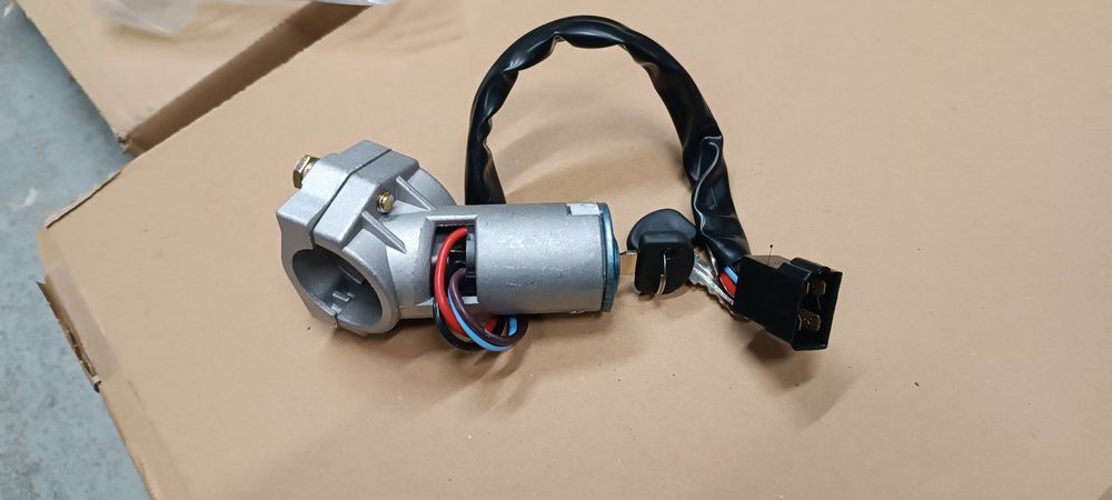 Fiat 126p 125p Polonez Lublin stacyjka na 4 piny nowa + 2 kluczyki