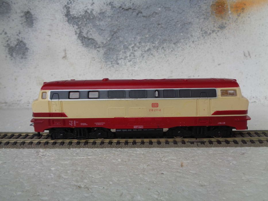1:87 Mehano Locomotiva Diesel com luz consoante o sentido
