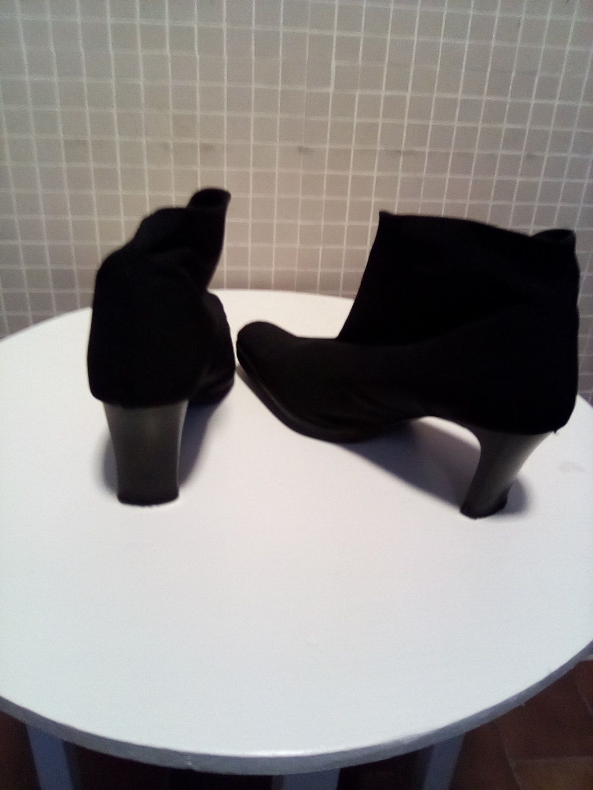 Botins em lycra, côr preto.
