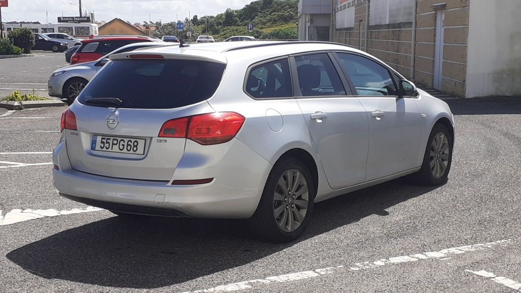 Opel astra caravan 1.7 cdti full extras ano 2011