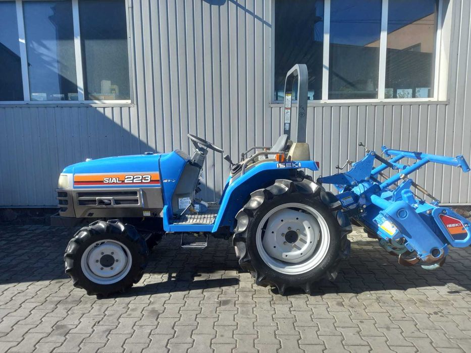 Japoński traktorek ISEKI SIAL 223 z glebogryzarką 4x4 22,5KM Rewers