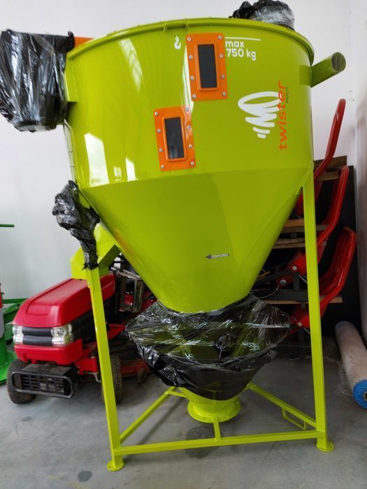 Mieszalnik pasz Twister Adraf 1000 kg