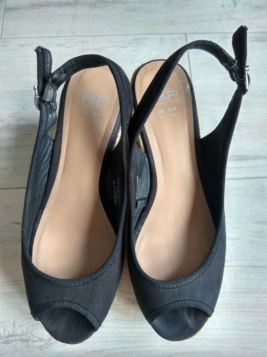 sandały na koturnie F&F rozmiar 38